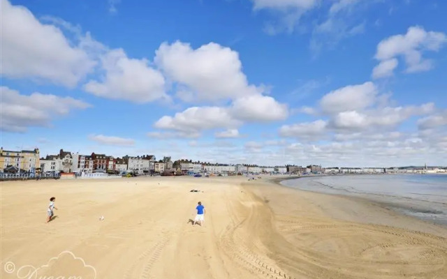 Beachside Gallery, WEYMOUTH