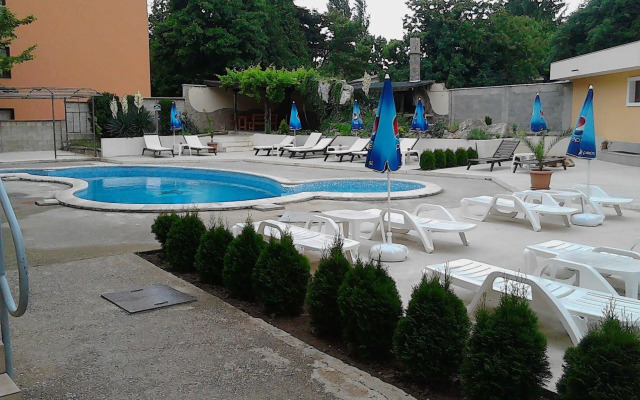 Golden House Apartments