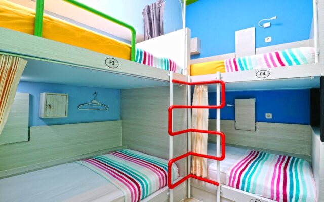 Mel's Dorm