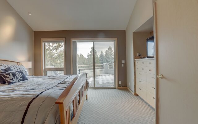 3 Mulligan Home features Hot Tub on Private Deck and Wood-Burning Fireplace by RedAwning