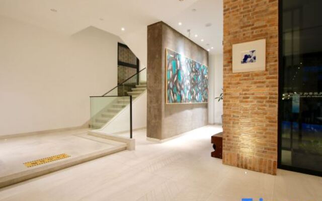 Yinju Jingde Art Hotel