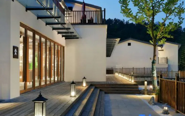 Wujian Blossom House