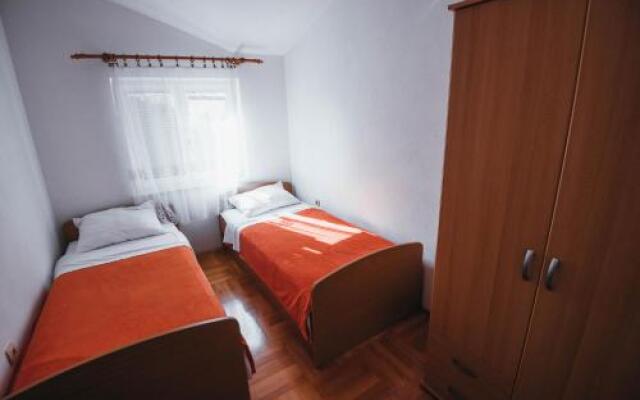 Apartments Višnjić