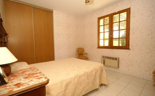 Stunning Villa in Sorgues With Swimming Pool