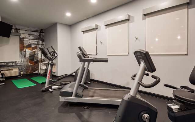 Best Western Plus New Cumberland Inn & Suites