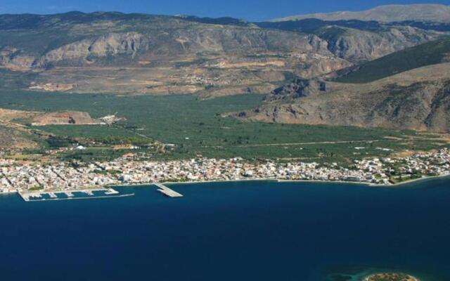 ,,,,,NEW ROOM APARTMENT,,,,, Kirra,ancient port of Delphi
