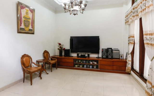 OYO 3759 Delima Guest House Syariah