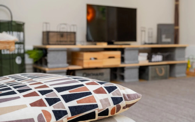 Nomad's Terrace & Spacious