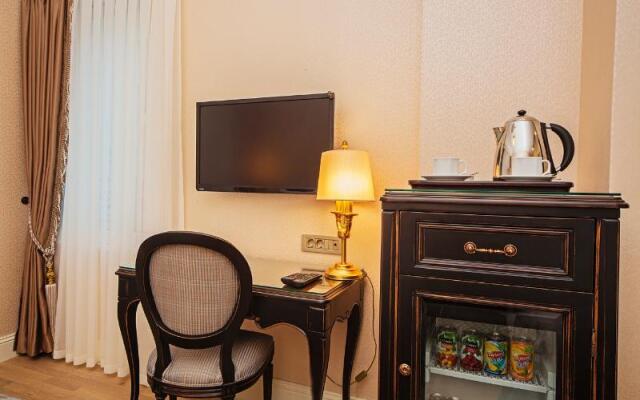 Meroddi La Porta Hotel