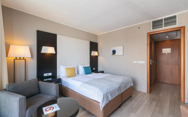 Lions Garden Hotel
