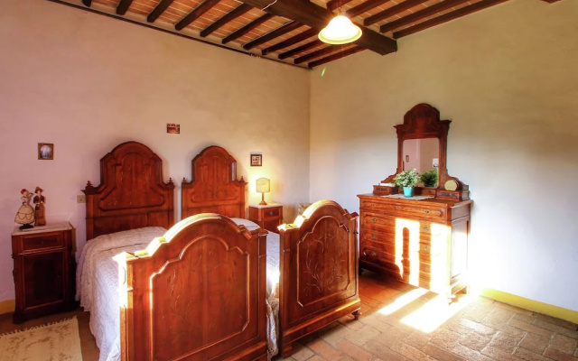 Holiday Home in Anghiari With Garden, Parking, Barbecue