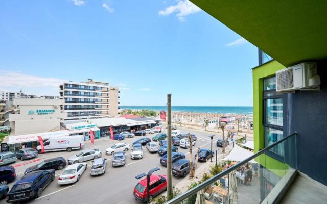 Beachfront 1BR apartment- Spa n Pools