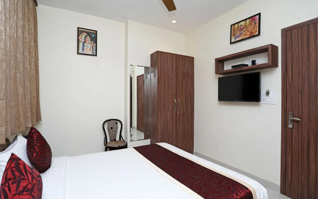 OYO 10131 Hotel Raj