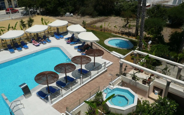 Astron Hotel