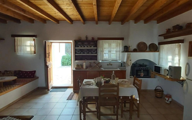 Traditional house in Asfendiou