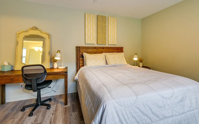 Modern Seatac Gem w/ Fireplace & Smart Tvs!