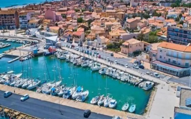 Bright Escape Near the Beach