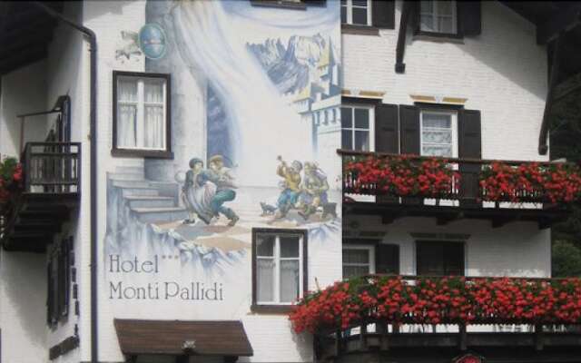 Hotel Monti Pallidi