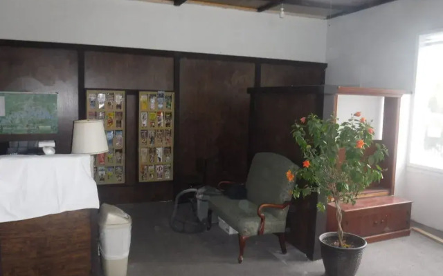 Colonial Mountain Inn