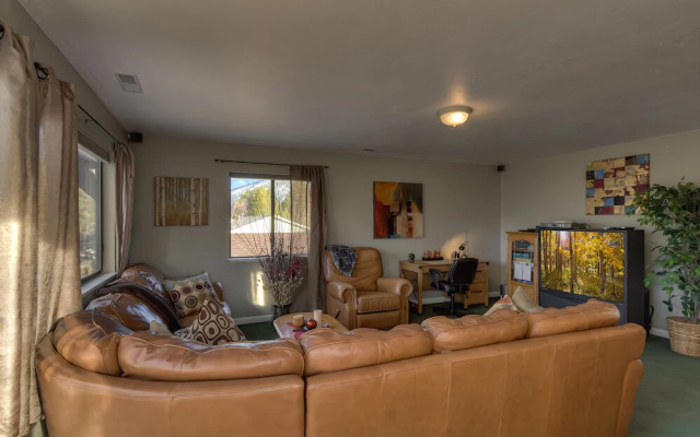 2196 Venice Drive