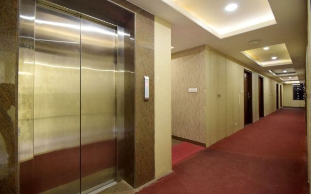 Capital O 23134 Hotel Radiant Star