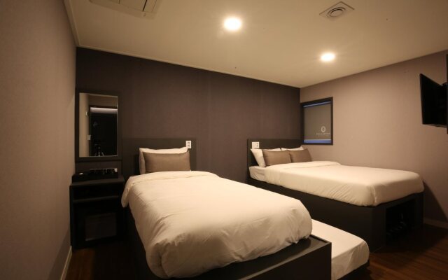 Step Inn Myeongdong 1