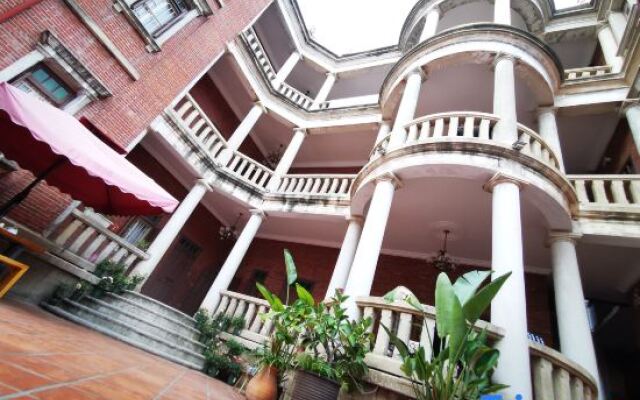 Gulangyu Shuxiang Manor Homestay (Sanqiutian Wharf Sunlight Rock Station)
