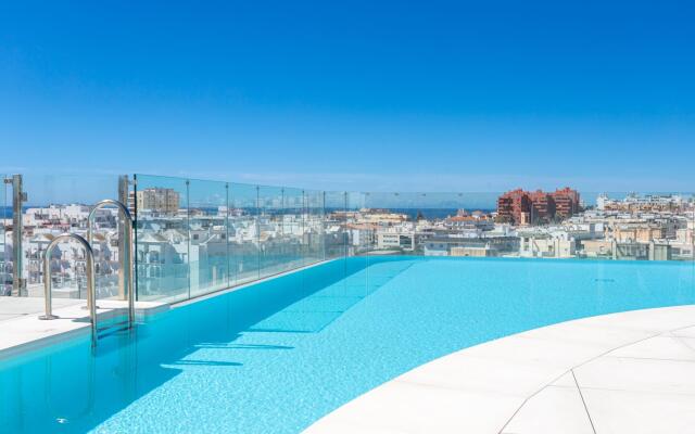 Blue Infinity Luxury Apartment by GHR Rentals