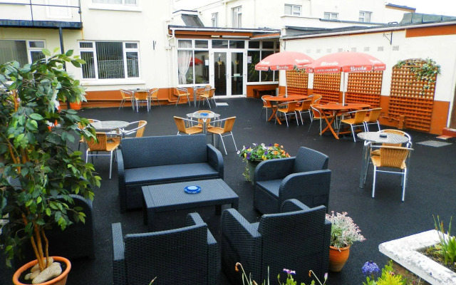 Wayside Cheer Hotel
