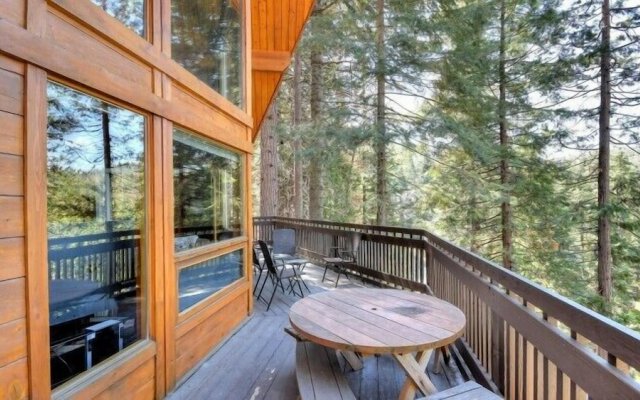 Scenic Wonders Treetops Cabin 2 Bedrooms