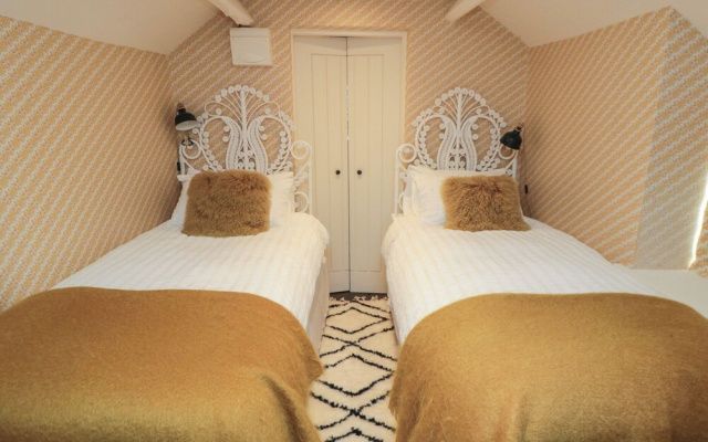 Holly Cottage