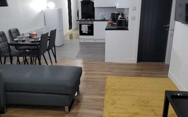 Stunning 2-bed Apartment in Manchester Built 2023
