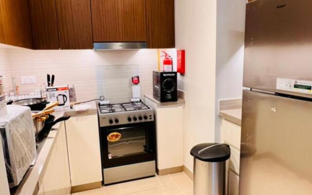 Luxury beach front apartment with balcony Dubai Marina