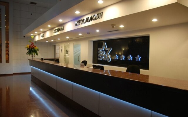 Hotel Cristina Suites