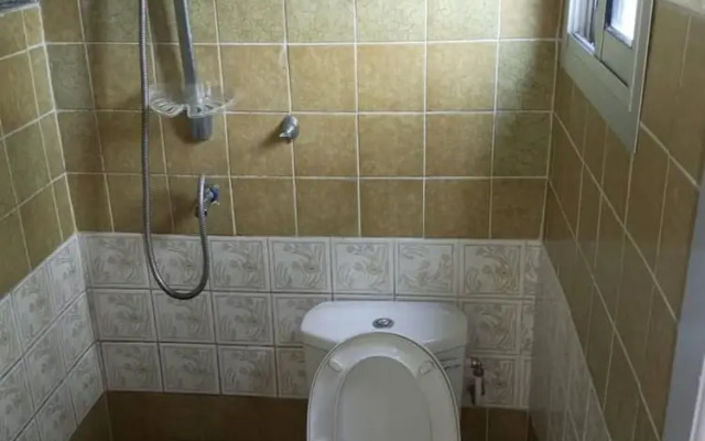 Remarkable 1 Bedroom Flat in Bonaberie Ancienne