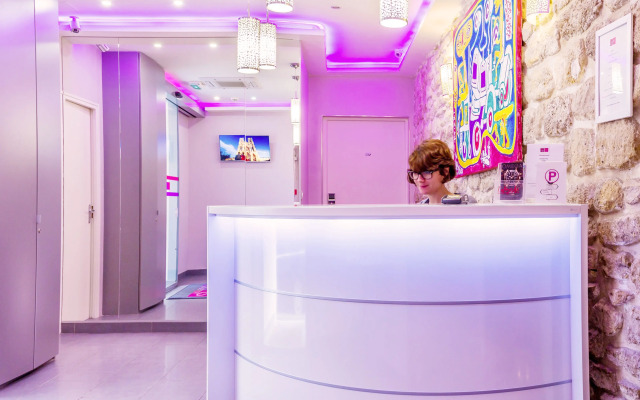 Sweet Hotel
