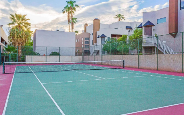 Phoenix Place Hotel & Suites