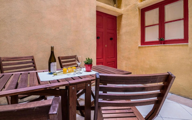 Valletta Main Street Apartment