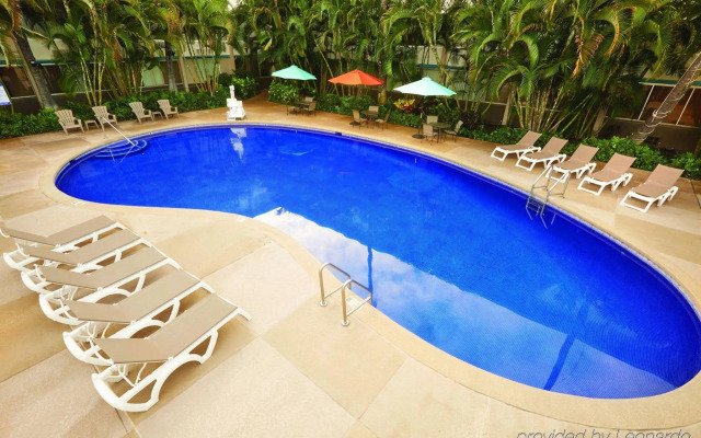 Airport Honolulu Hotel, Trademark Collection by Wyndham