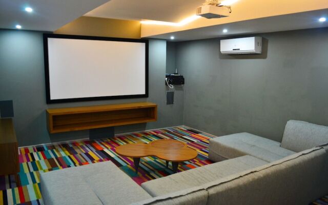Modern Department With the Best Location, Skybar & Gym