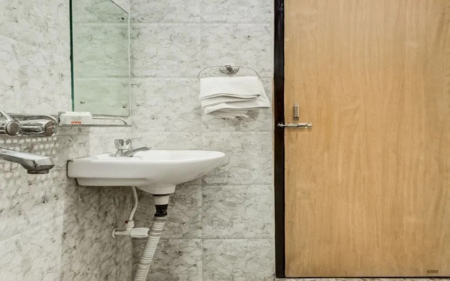 Hotel The Avenue by OYO Rooms