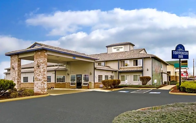 Toppenish Inn and Suites