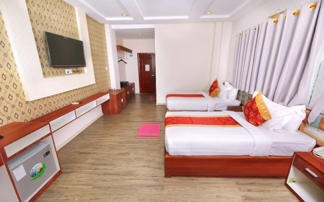 H Plus Hotel Yangon