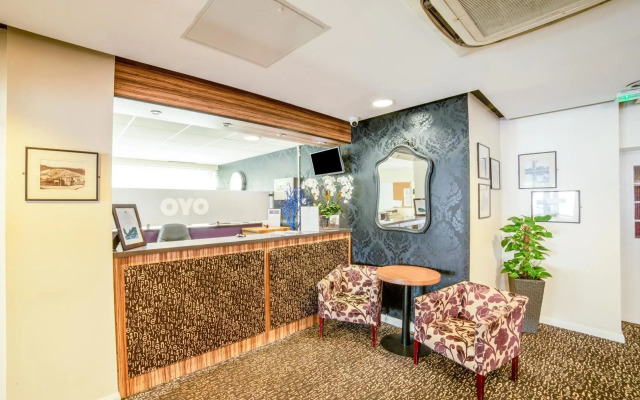 OYO The Bridge House Hotel