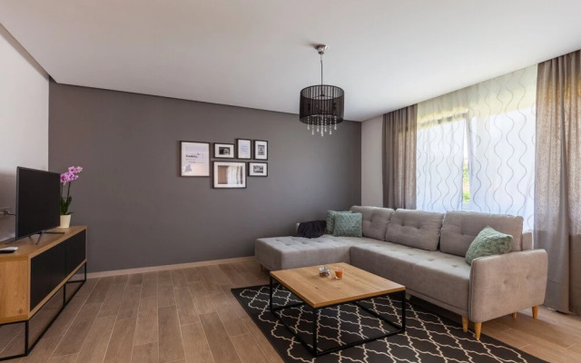 Rooms & apartments Karlo