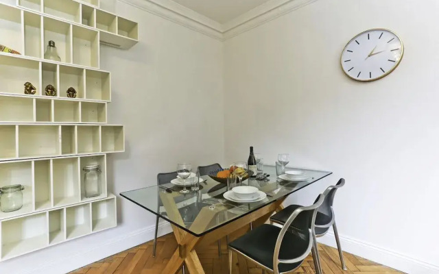 Platinum Apartments in Farringdon 9980