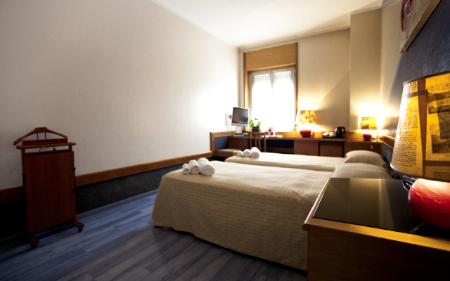 Hotel Diplomatic - Image 5