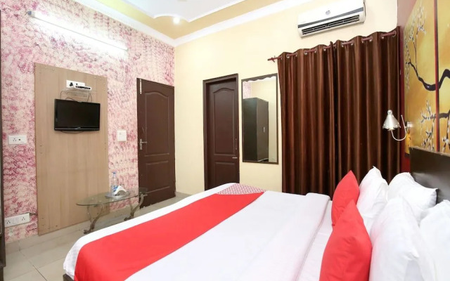 OYO 1357 Hotel Seemaz