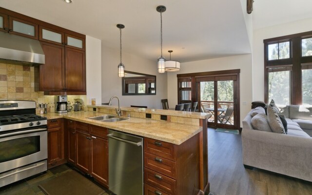 Juniper Crest #25 4 Bedroom Condo by RedAwning