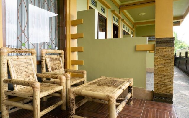 RedDoorz near Senaru Rinjani